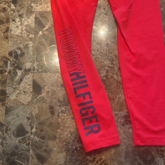 Tommy Hilfiger red leggings with logo. In a size M. - Picture 3 of 5